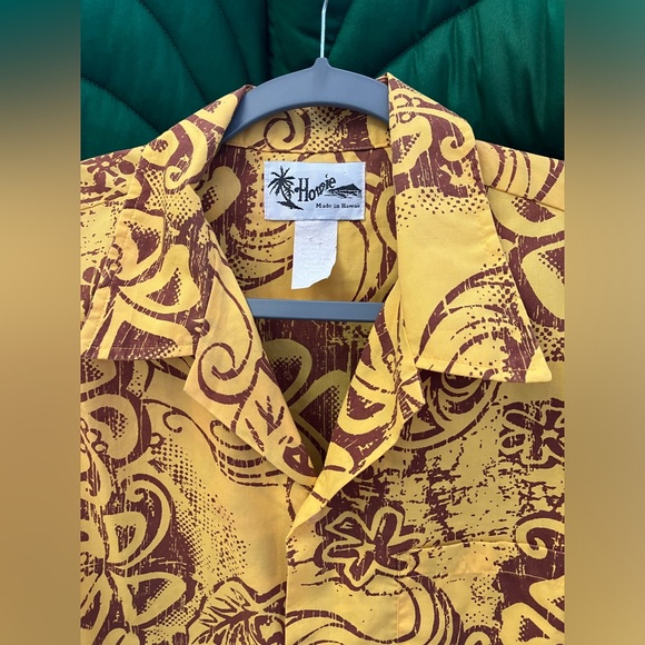 VTG Vintage mens Howie floral Hawaiian shirt. Color: Mustard yellow and brown. M - Picture 2 of 4